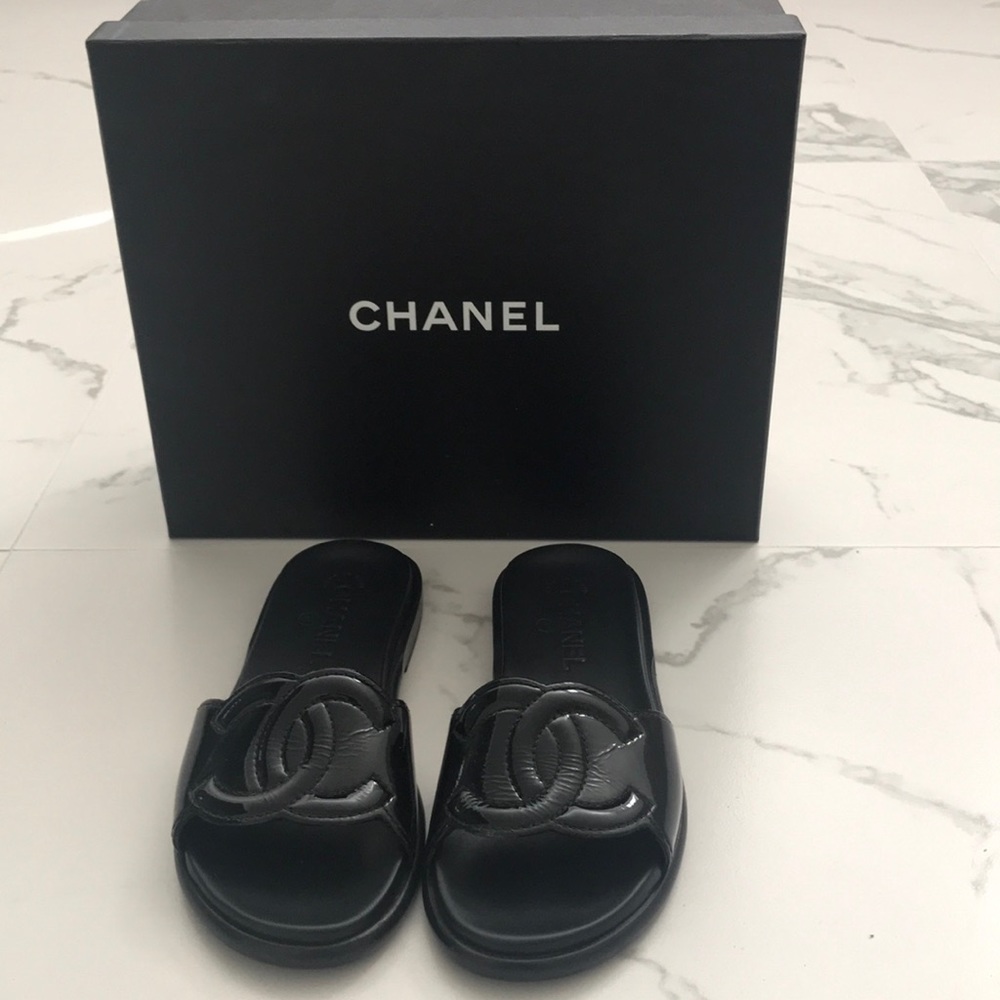 Chanel Mules in Black - Picture 2 of 4